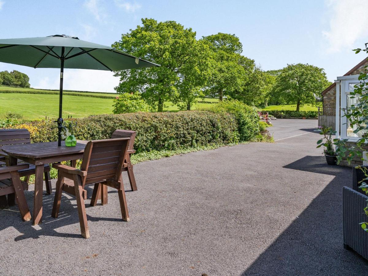 Yr Hen Ffald Llanedy エクステリア 写真